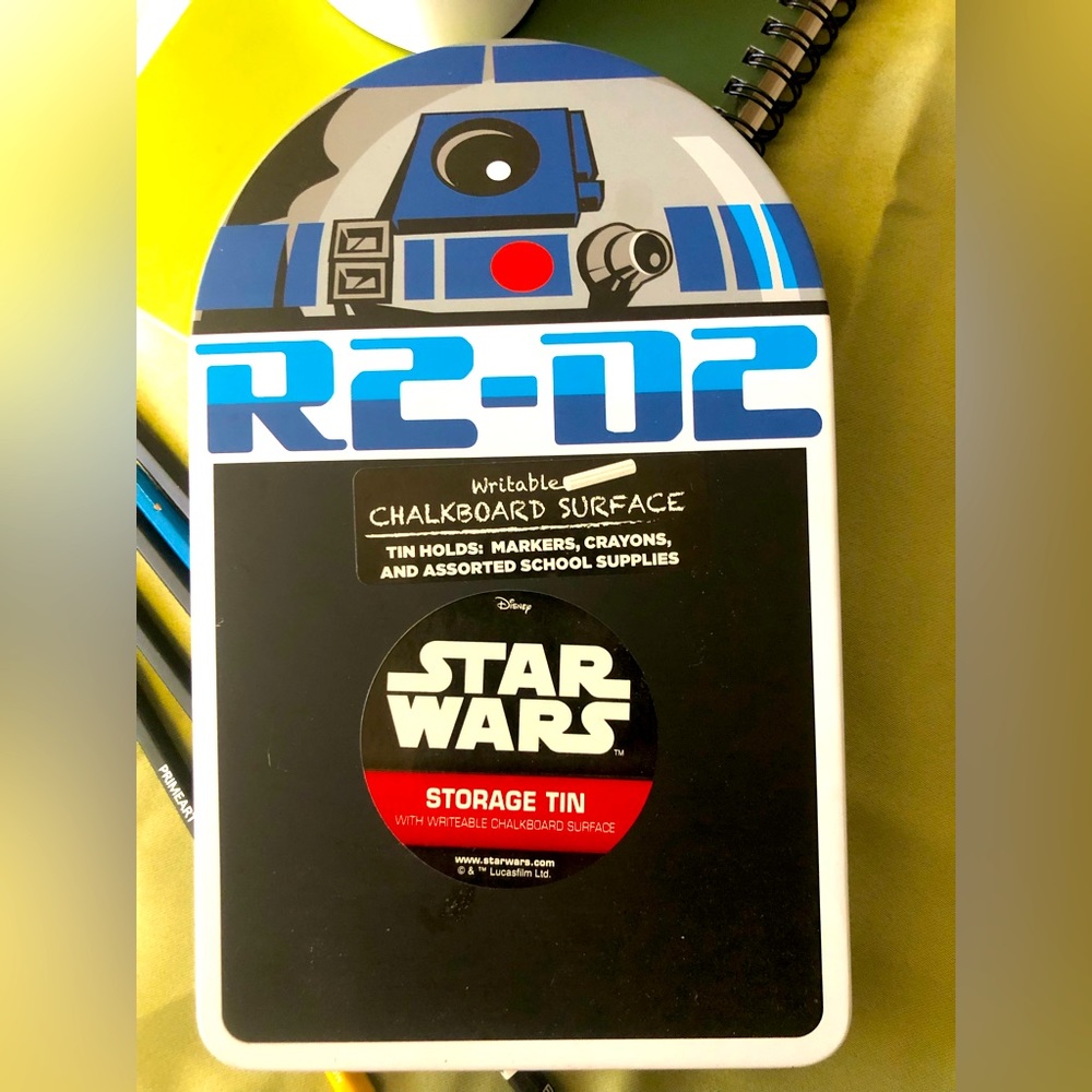 Genuine Disney Star Wars “R2D2” w/ Chalkboard Surface Pencil Box!